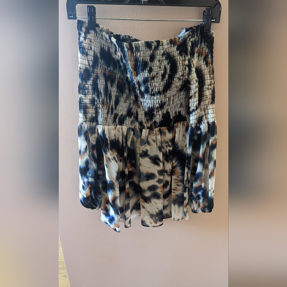 BCBG off off slhoulder/strapless long sleeve beautiful Blouse